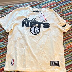 Brooklyn Nets White T-Shirt extra large new with tags pro eggshell color